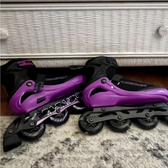 Adjustable Fit Rollerblades - Picture 2 of 2